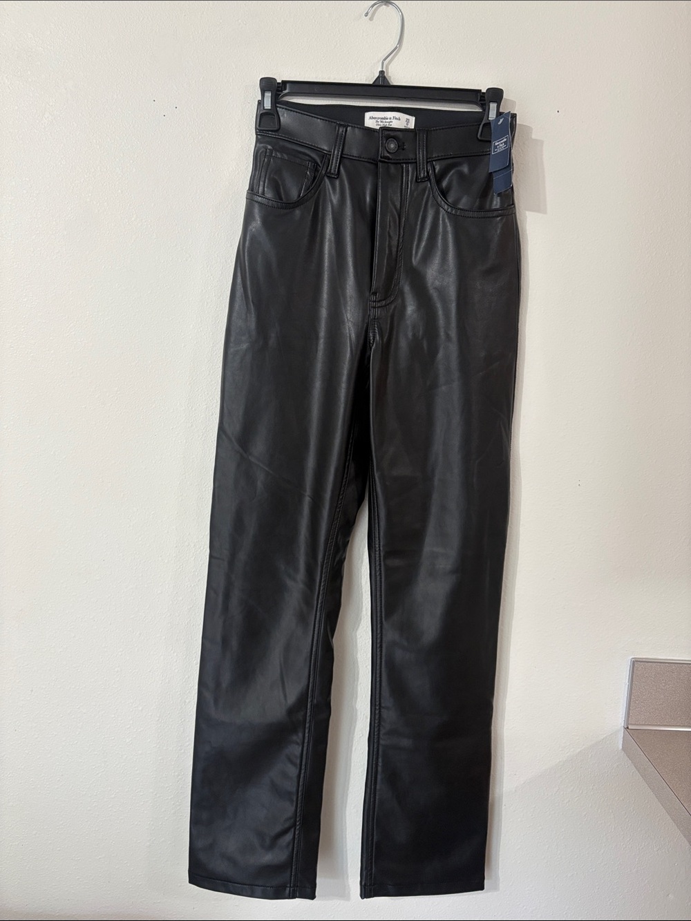 NWT Abercrombie & Fitch Black Faux Leather The 90’s Straight Pants Size 25/0